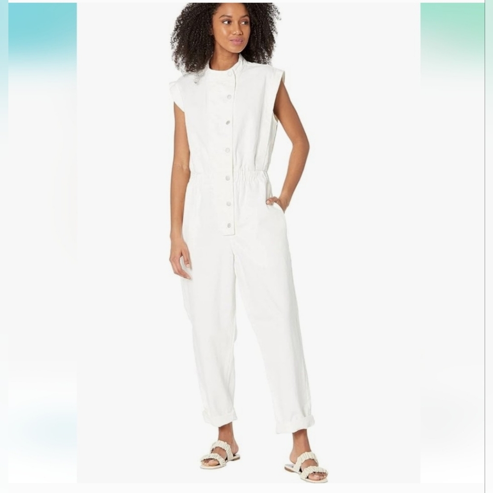 Zara White Jumpsuit with Modern Silhouette and Cropped Pants